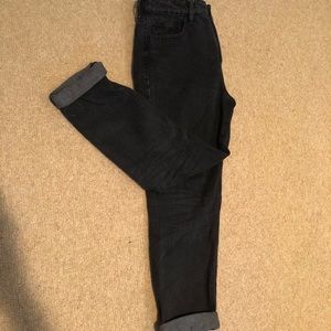 black mom jeans
